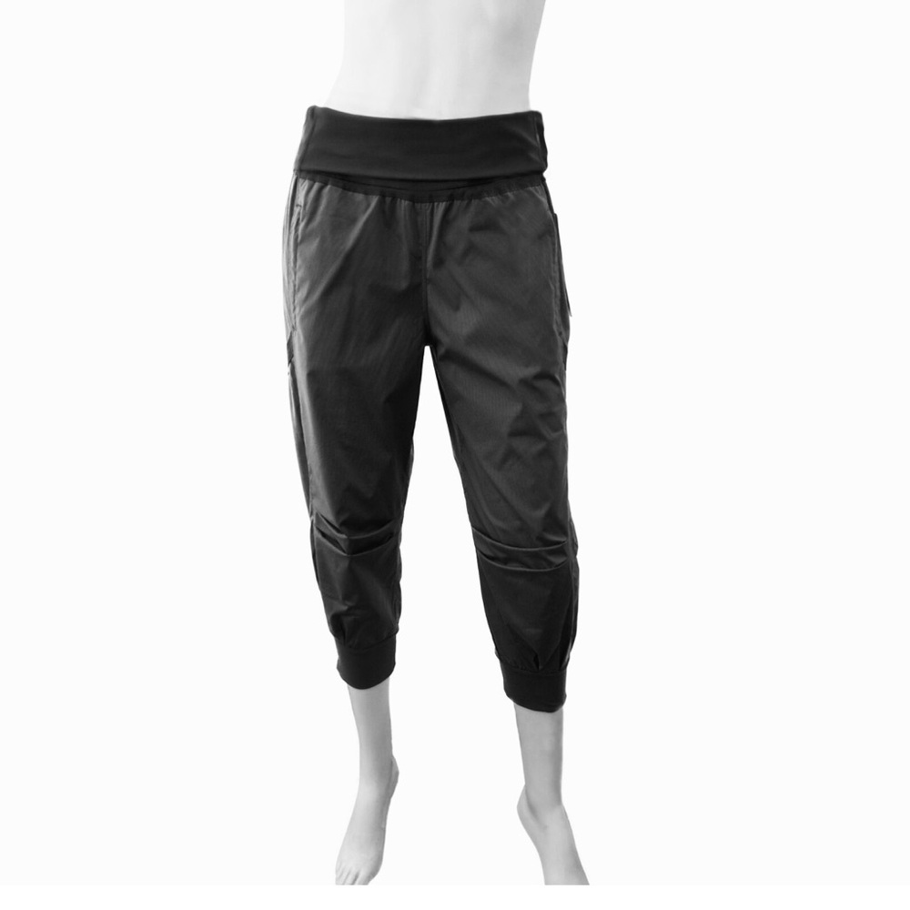 Lululemon Devi crop pants 8